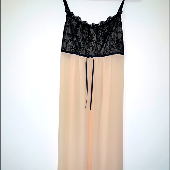 Linea donatella full length sheer night gown women, blush,not worn - Picture 1 of 10